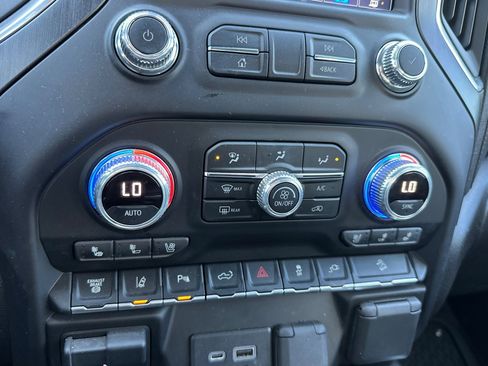 Used 2022 GMC Sierra 2500 AT4 w/ AT4 Premium Plus Package image 28