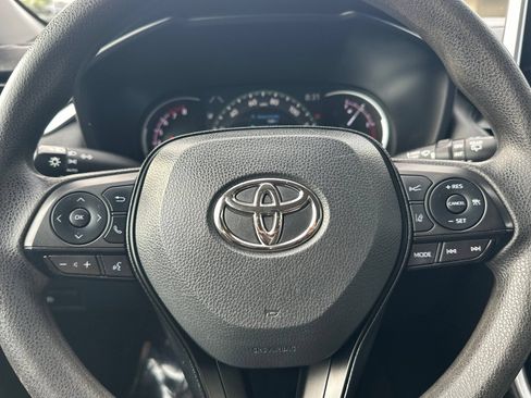 Used 2023 Toyota RAV4 XLE FWD image 22