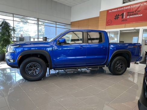 Used 2025 Nissan Frontier PRO-4X image 39