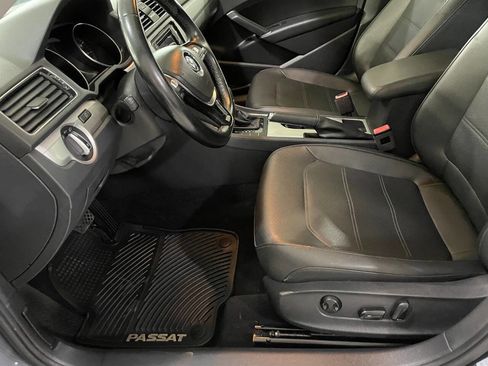 Used 2019 Volkswagen Passat 2.0T Wolfsburg w/ Wheels & Sunroof Package image 15