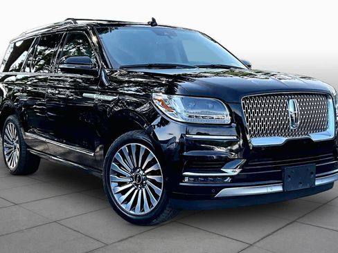 Used 2019 Lincoln Navigator Reserve AWD/4WD image 3