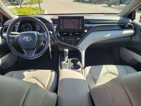 Used 2024 Toyota Camry SE image 14