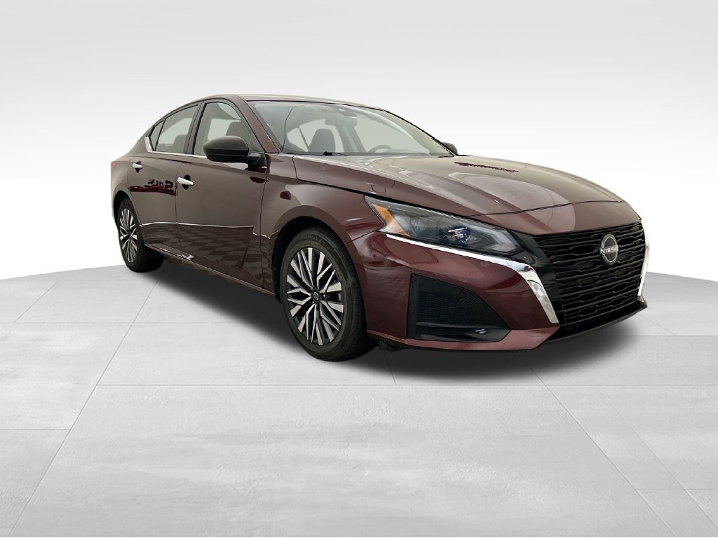 Used 2024 Nissan Altima 2.5 SV FWD image 7