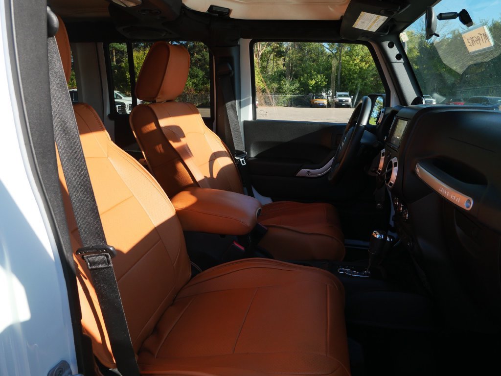 Used 2012 Jeep Wrangler Unlimited Sahara w/ Max Tow Pkg AWD/4WD image 12