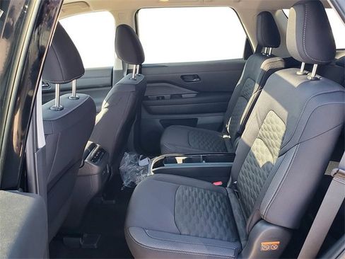 New 2025 Nissan Pathfinder SV w/ SV Premium Package image 26