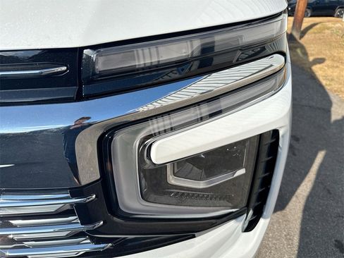 New 2026 Chevrolet Suburban Premier image 10