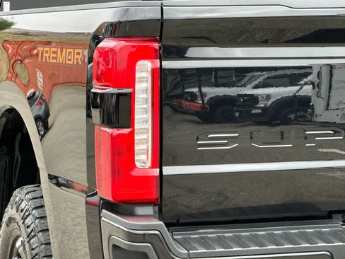 Used 2023 Ford F250 Lariat w/ Lariat Ultimate Package AWD/4WD image 36