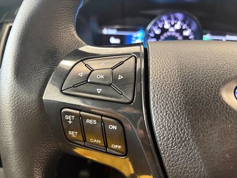Used 2018 Ford Explorer XLT w/ Equipment Group 202A AWD/4WD image 32