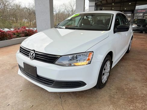 Used 2014 Volkswagen Jetta S image 3