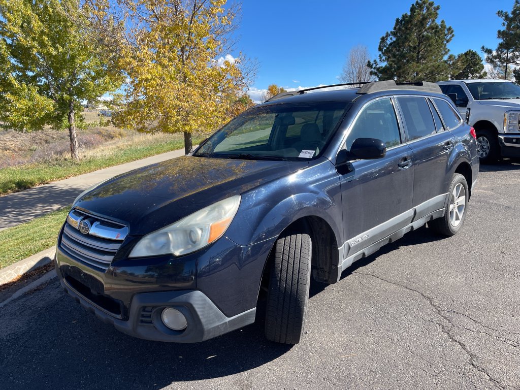 Used 2013 Subaru Outback 2.5i Premium w/ Popular Pkg 1B AWD/4WD image 2