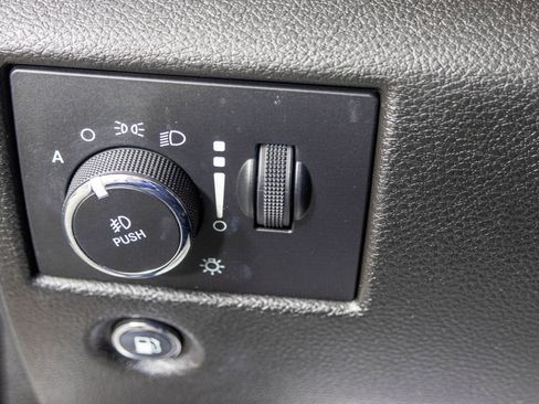 Used 2022 Jeep Grand Cherokee Limited AWD/4WD image 35