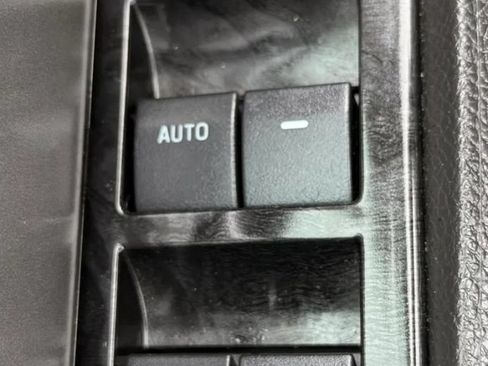 Used 2012 Ford Expedition Limited AWD/4WD image 22