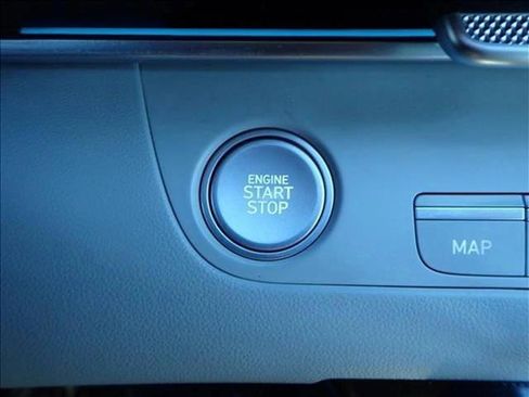 Used 2023 Hyundai Elantra Limited image 25