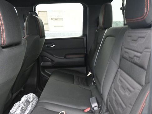 Used 2025 Nissan Frontier PRO-4X image 22