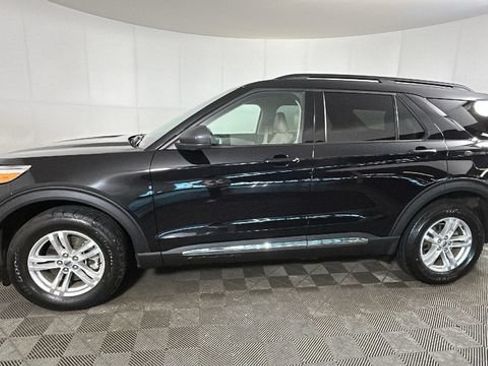 Used 2020 Ford Explorer XLT w/ Equipment Group 202A AWD/4WD image 5