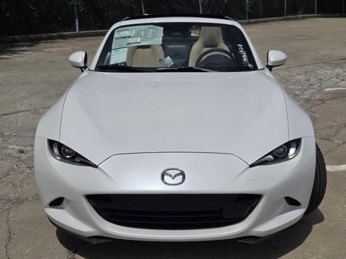 New 2026 MAZDA MX-5 Miata RF Grand Touring RWD image 8