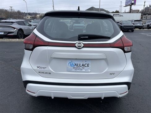 Used 2021 Nissan Kicks SV image 5