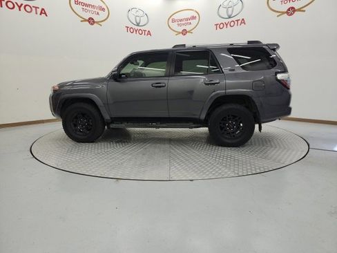Used 2022 Toyota 4Runner SR5 Premium image 5