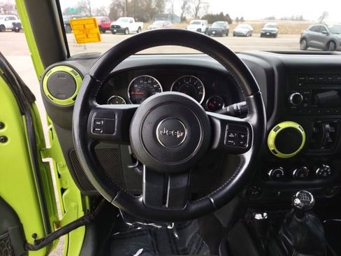 Used 2016 Jeep Wrangler Unlimited Sahara AWD/4WD image 12