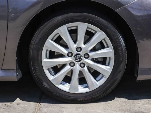 Used 2019 Toyota Camry LE FWD image 9
