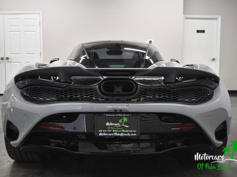 Used 2025 McLaren 750S image 12