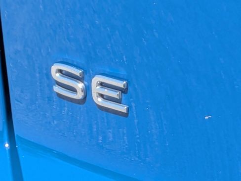 Used 2025 Volkswagen Atlas Cross Sport SE FWD image 12
