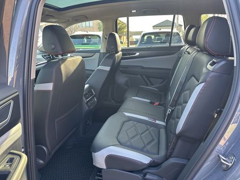 New 2026 Volkswagen Atlas Peak Edition AWD/4WD image 25