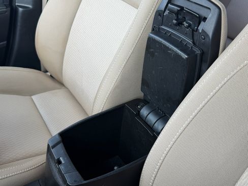 Used 2014 Toyota Corolla LE FWD image 28