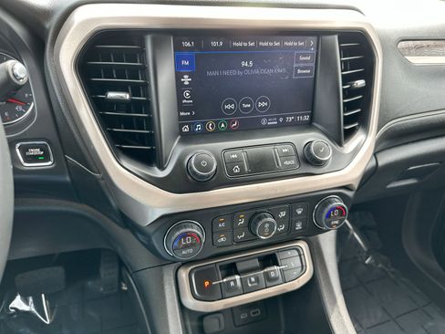 Used 2023 GMC Acadia Denali image 16