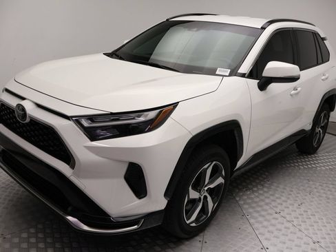 Certified 2025 Toyota RAV4 SE AWD/4WD image 2