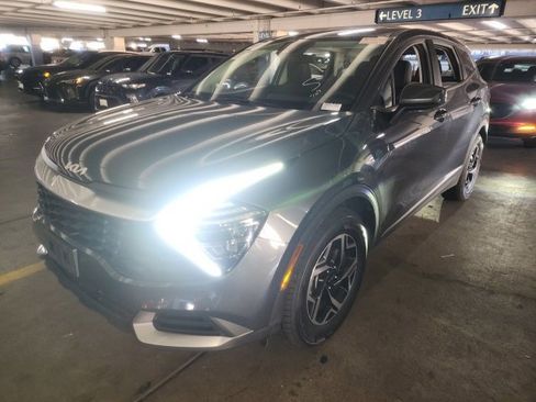 Used 2024 Kia Sportage LX image 5