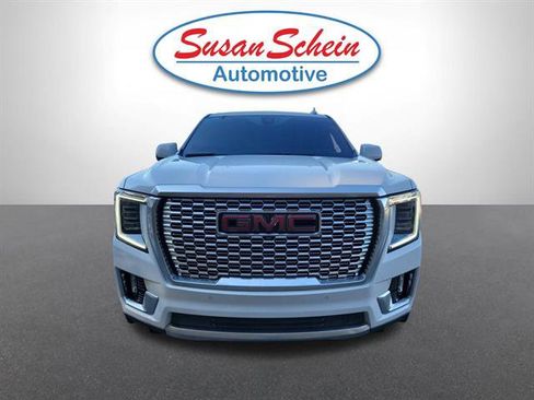 Used 2021 GMC Yukon XL Denali w/ Denali Premium Package image 28