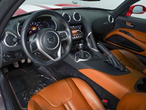 Used 2017 Dodge Viper GTS image 39