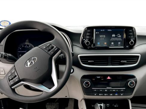 Used 2019 Hyundai Tucson Sport image 18