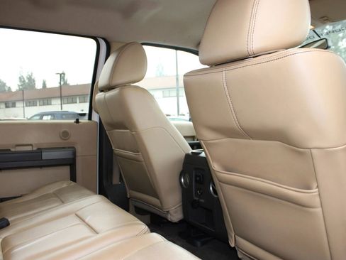 Used 2011 Ford F350 Lariat w/ Lariat Interior Pkg image 17