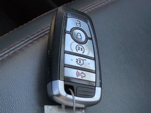 Used 2025 Ford Expedition Max Active AWD/4WD image 30