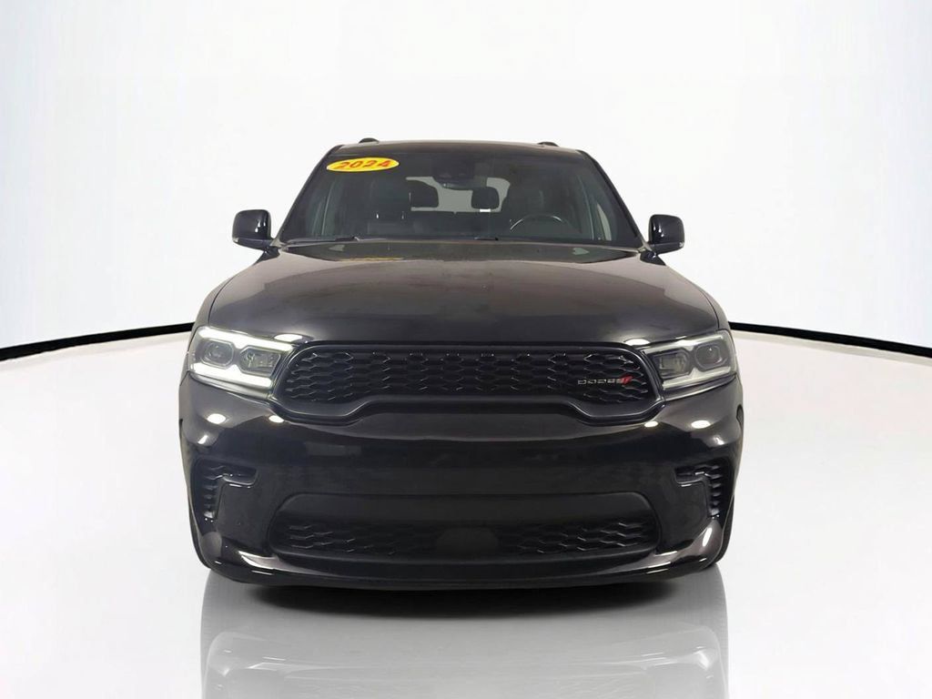 Used 2024 Dodge Durango GT RWD image 3