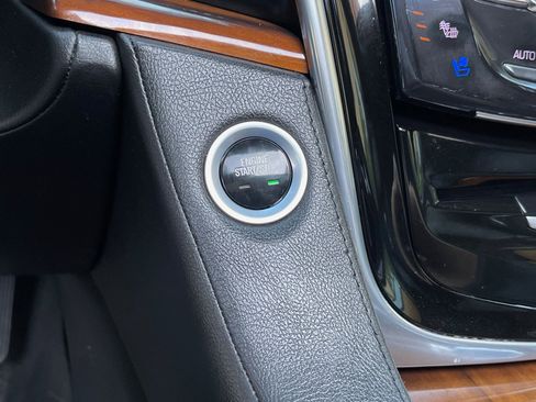 Used 2017 Cadillac Escalade ESV Premium Luxury image 37