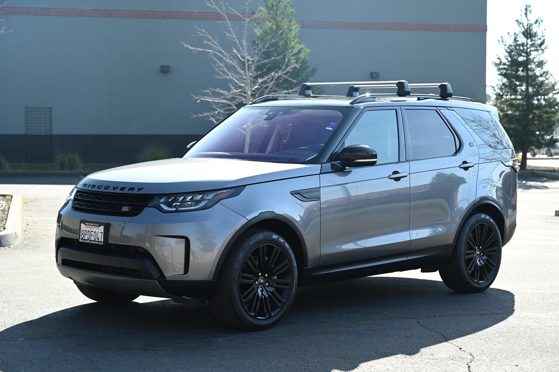 Used 2020 Land Rover Discovery HSE AWD/4WD image 3