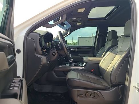 Used 2023 Chevrolet Silverado 1500 ZR2 w/ Technology Package AWD/4WD image 12