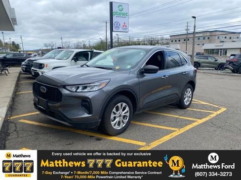 Used 2024 Ford Escape Active AWD/4WD image 1