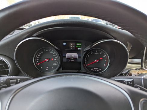 Used 2018 Mercedes-Benz GLC 350e 4MATIC image 4