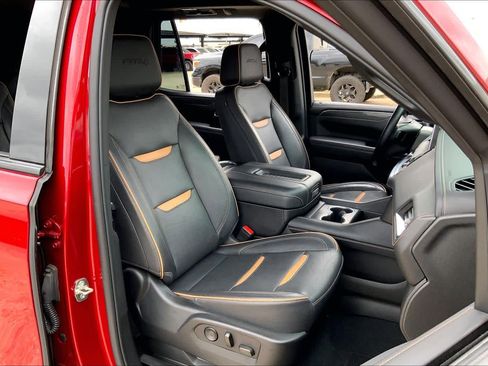 Used 2023 GMC Yukon AT4 image 9