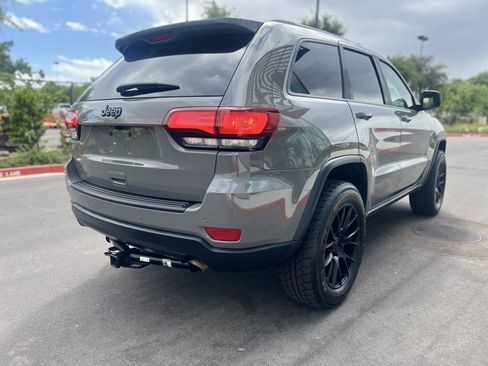Used 2019 Jeep Grand Cherokee Laredo image 26