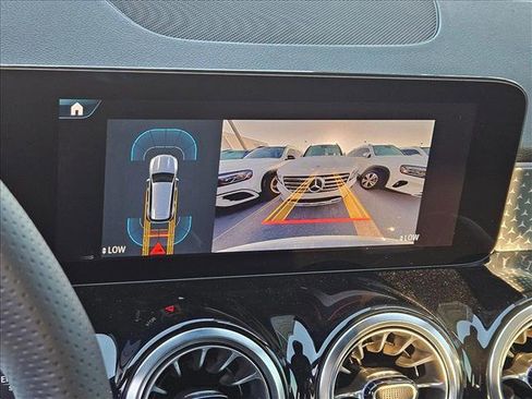 New 2025 Mercedes-Benz GLB 250 image 12