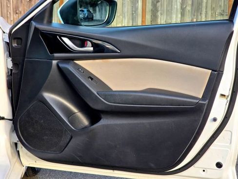 Used 2016 MAZDA MAZDA3 i Sport w/ Preferred Equipment Package image 27