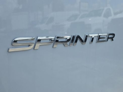 Used 2025 Mercedes-Benz Sprinter 2500 image 15