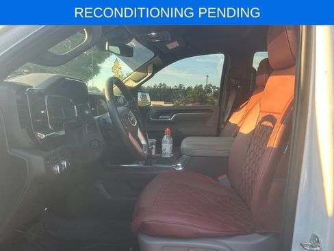 Used 2025 GMC Sierra 1500 SLT w/ SLT Premium Plus Package AWD/4WD image 9