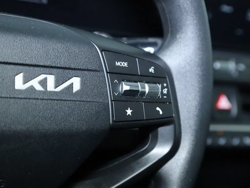 Used 2025 Kia K4 FWD image 23