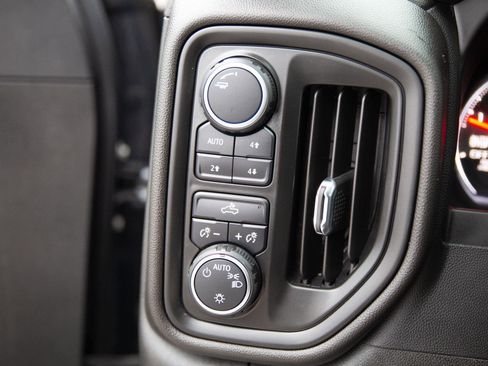 Used 2022 Chevrolet Silverado 1500 Custom Trail Boss image 4